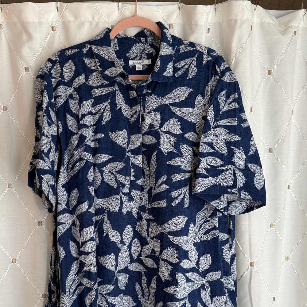 Chico's Navy and White Leaf-Print Short-Sleeve shirt dress with pockets